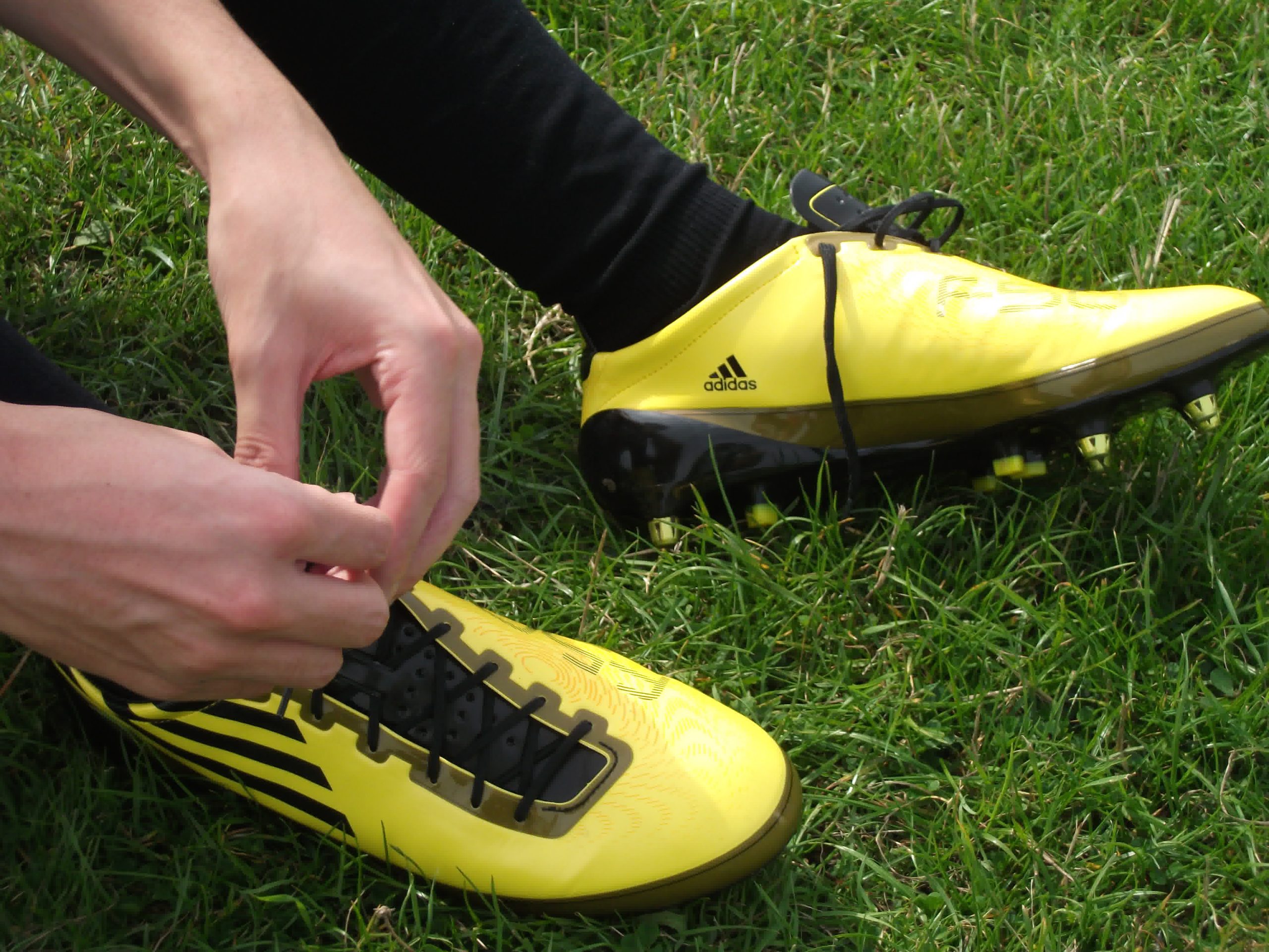 the-perfect-fit-understanding-football-boot-sizes-and-how-to-measure